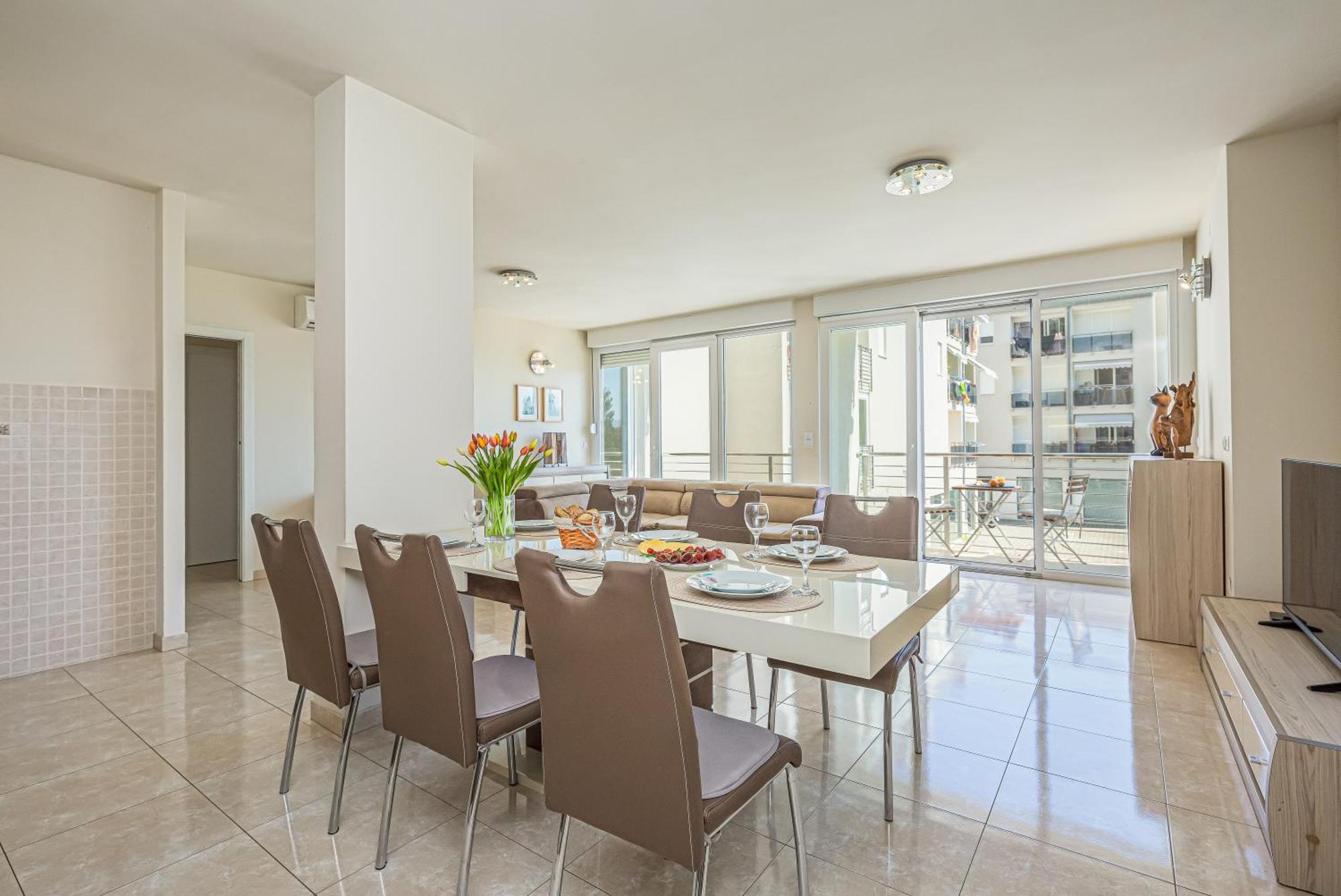Apartment Ap 6+2 In One Of The Luxury Building In Omis