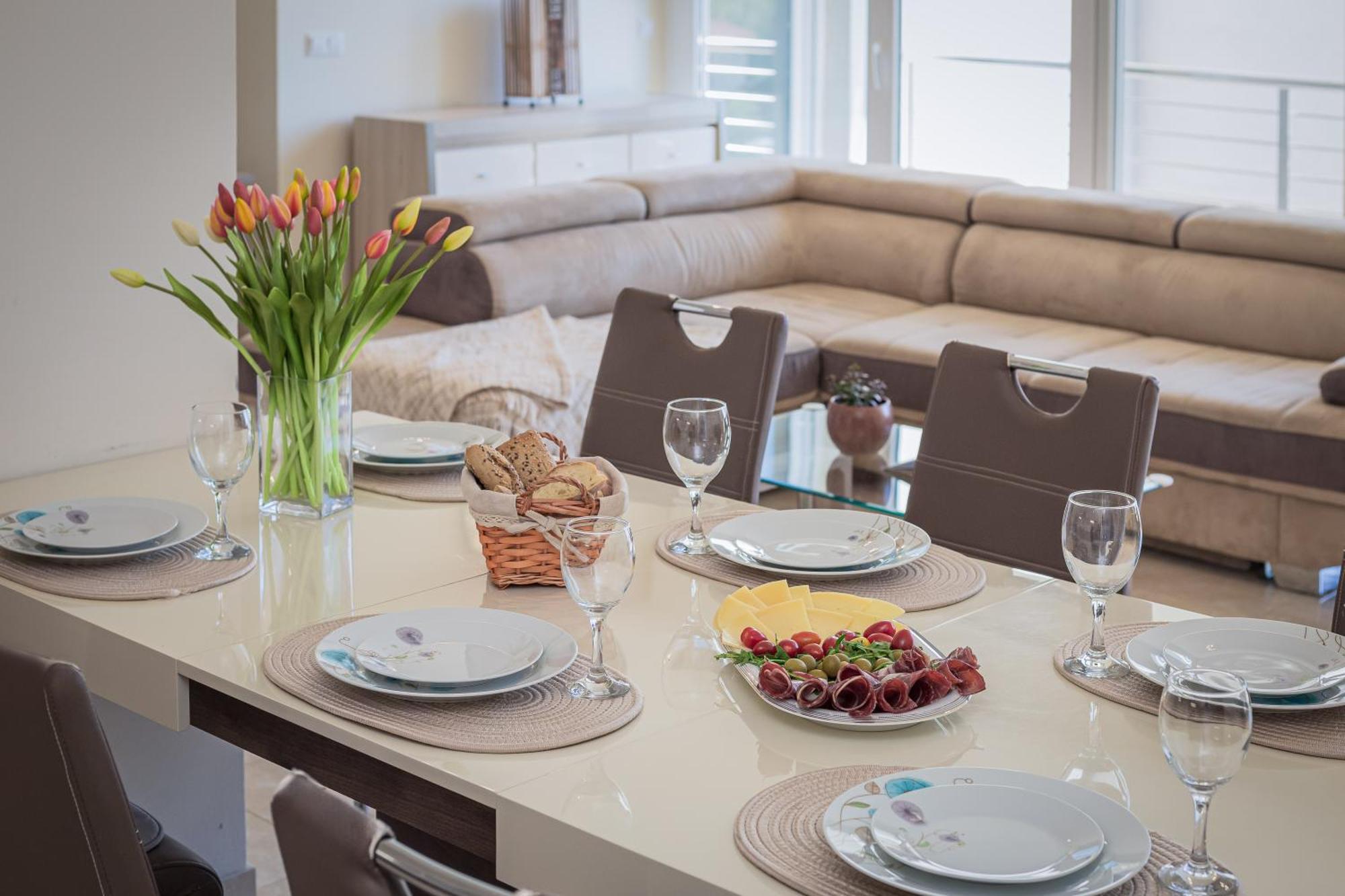 Apartment Ap 6+2 In One Of The Luxury Building In *