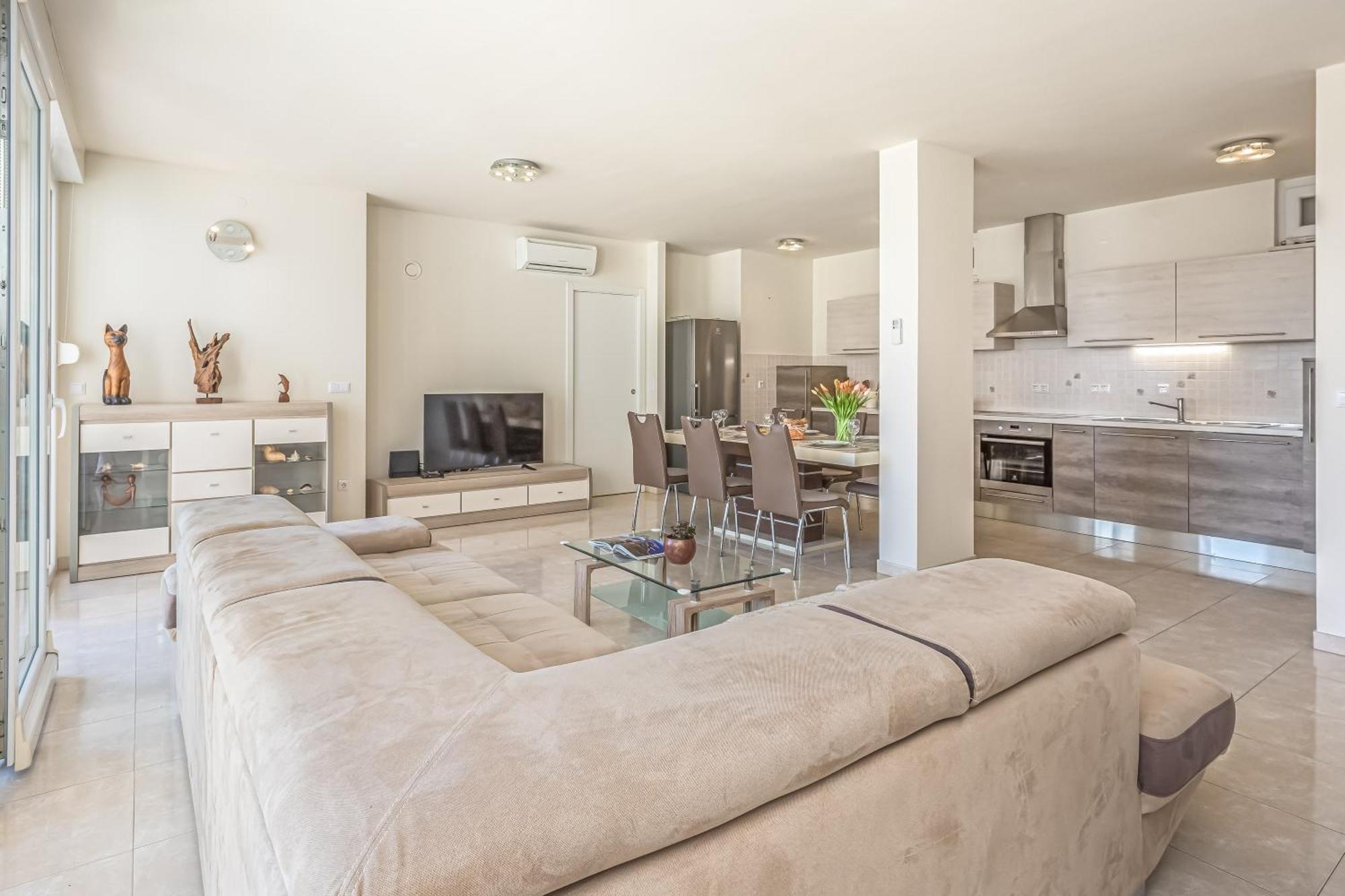 Ap 6+2 In One Of The Luxury Building In Omis