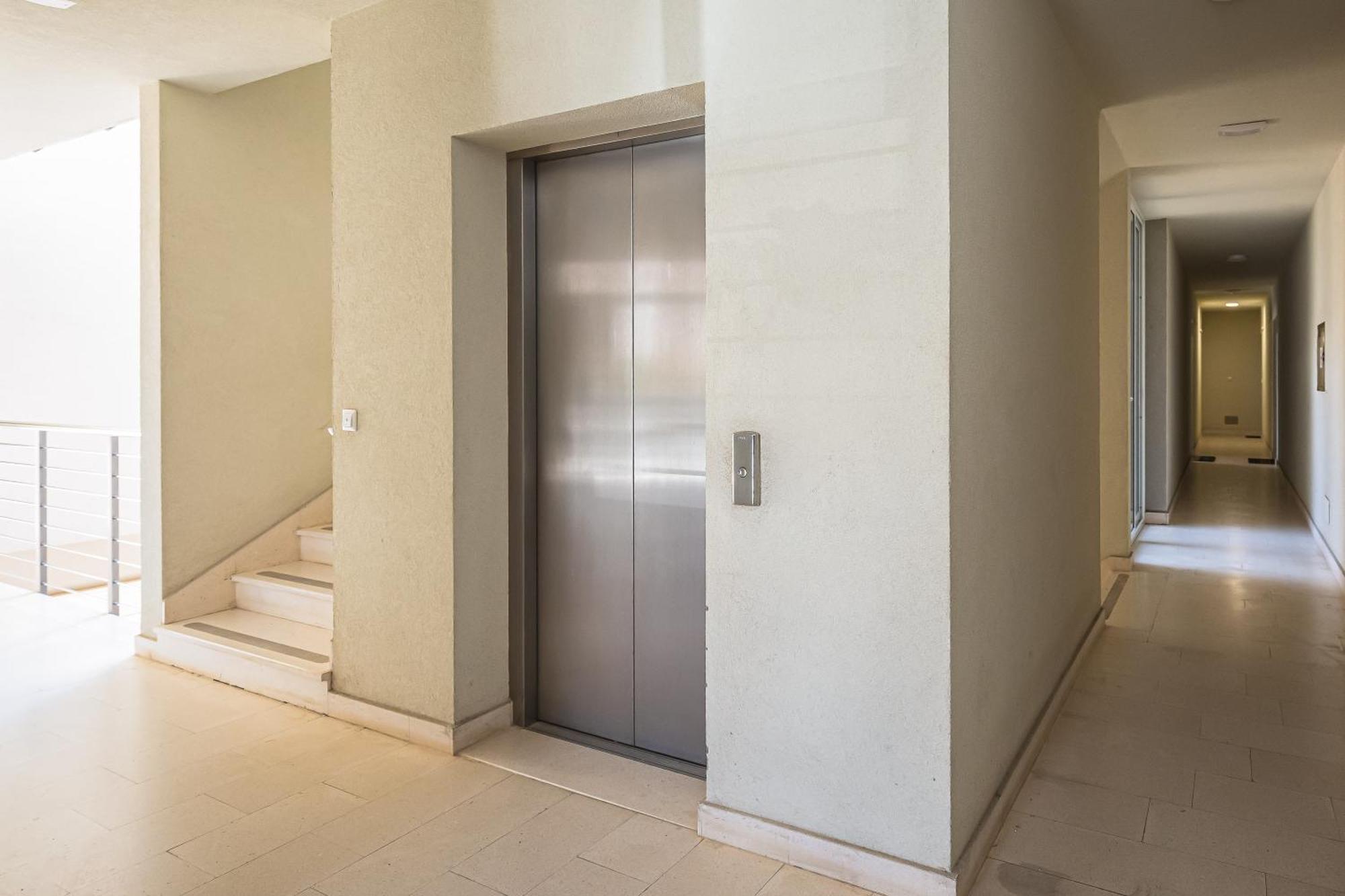 Ap 6+2 In One Of The Luxury Building In
