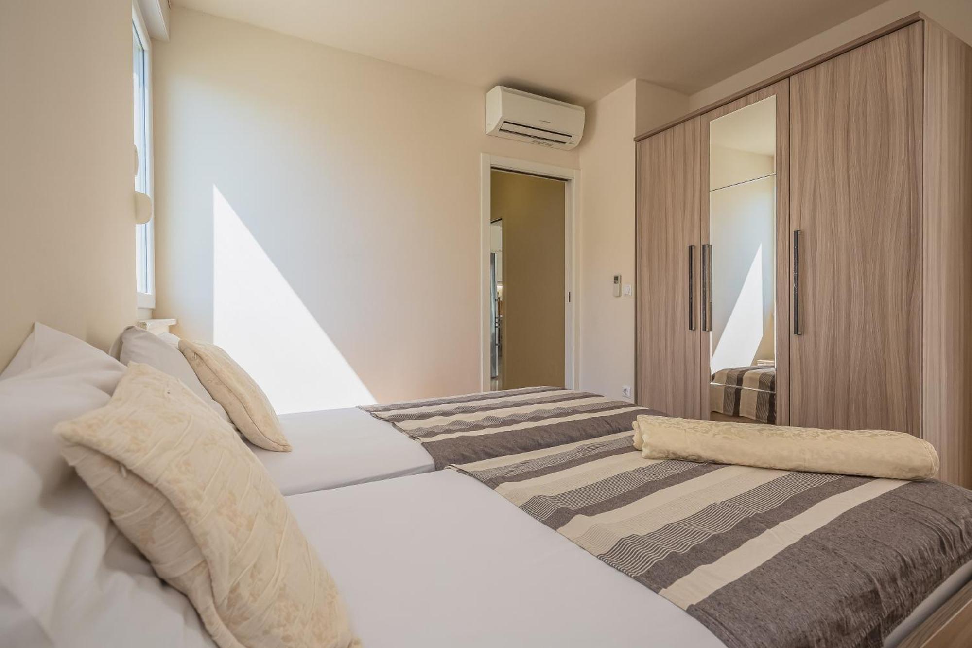 Ap 6+2 In One Of The Luxury Building In Omis