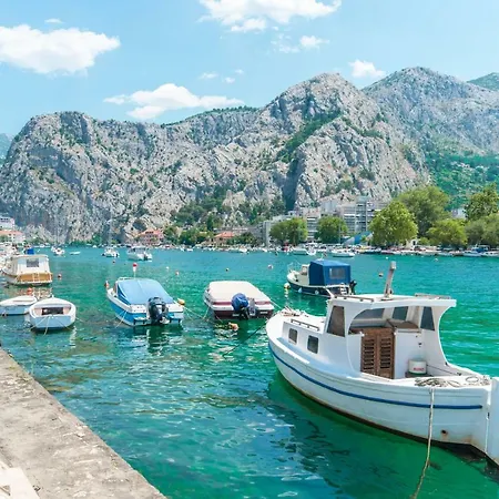 Ap 6+2 In One Of The Most Luxury Building In Omis Exterior photo