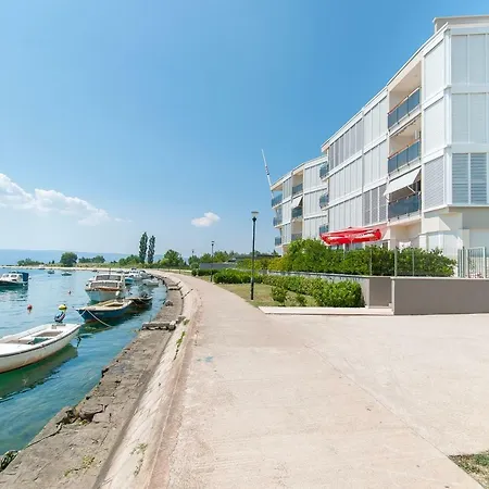 Ap 6+2 In One Of The Most Luxury Building In Omis Exterior photo